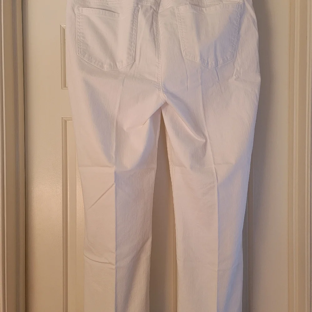 NYDJ Marilyn Straight Jeans - Size 14 - Optic White - Picture 2 of 6